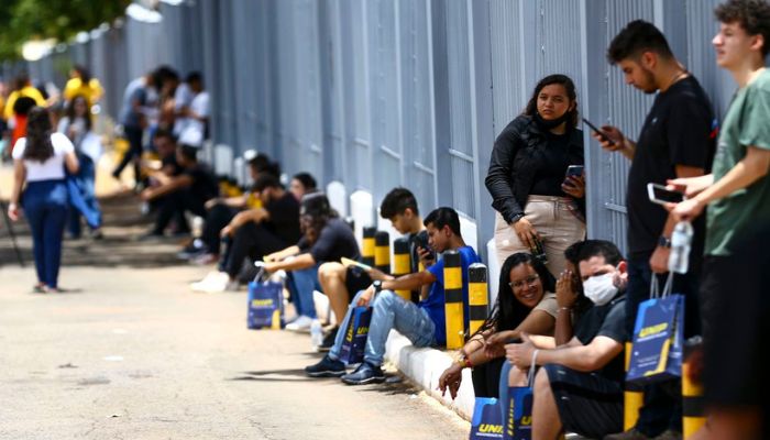 Participantes do Enem 2022 fazem hoje provas de exatas